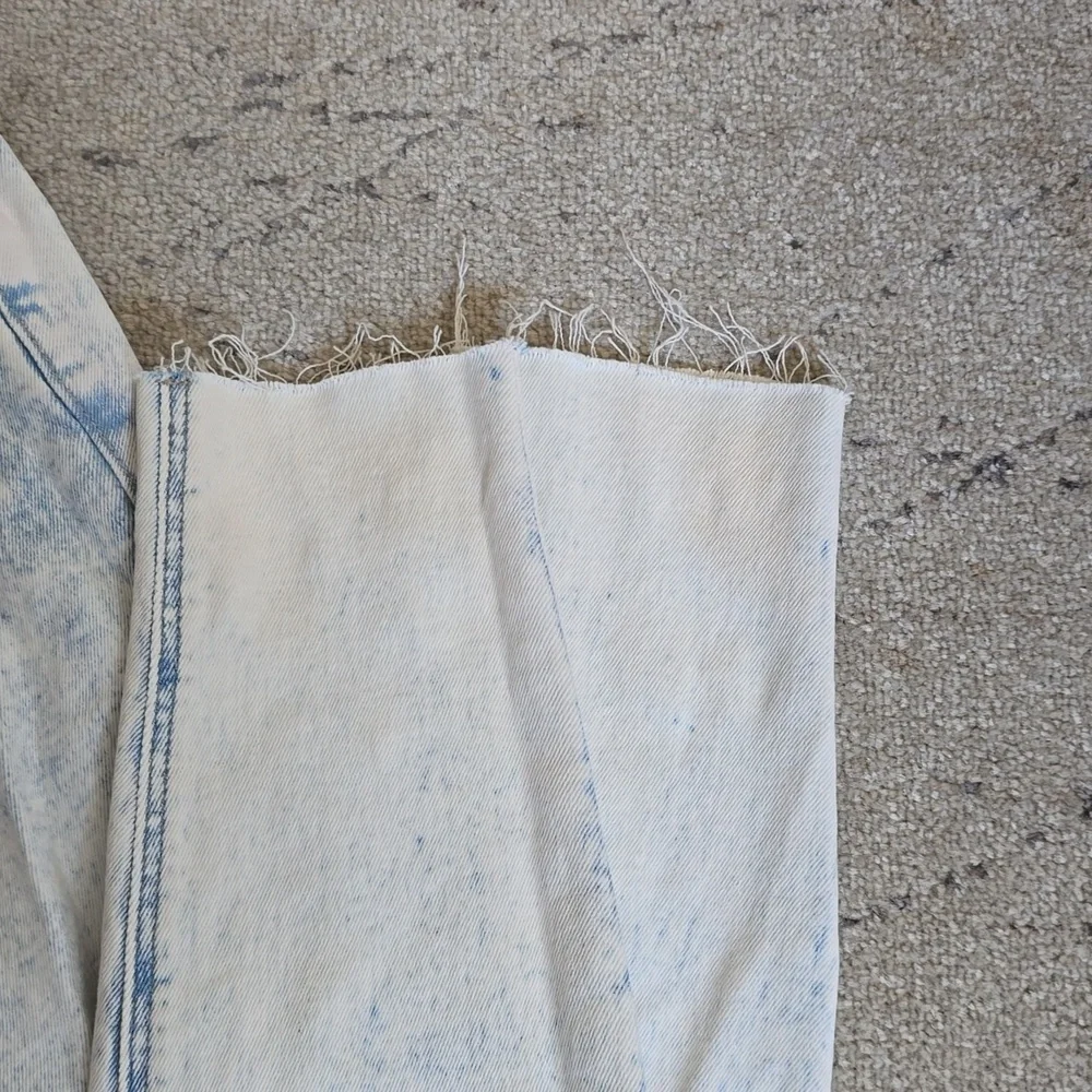 Old navy Acid Wash Jeans, size 4, ankle length, NWT - Picture 12 of 16